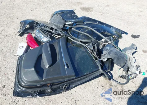 2018 Hyundai Elantra Value Edition z USA, uszkodzony, nr VIN 5NPD84LF6JH373324